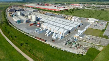 Kronospan preia fabrica din Sebeș, fostă proprietate a lui Schweighofer, implicat în scandaluri legate de tăieri ilegale de păduri