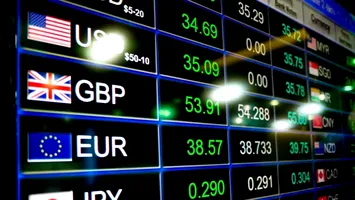 Moneda naţională s-a apreciat, marţi, atât în raport cu euro, cât şi cu dolarul american    