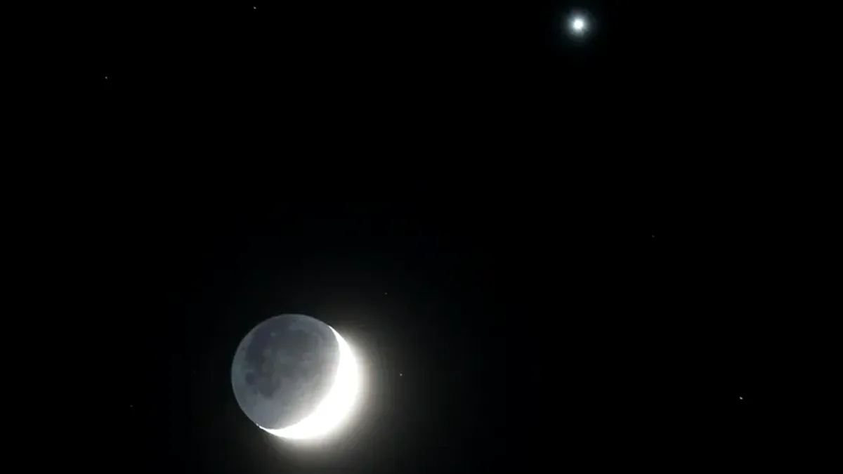 Spectacol pe cer: Venus și Semiluna uimesc observatorii stelelor