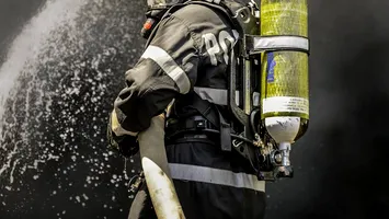 Explozie puternică într-un bloc de locuinţe din Balş. Plan Roşu de intervenţie, activat