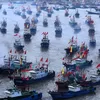 „Zid” de nave în Marea Chinei de Est. Paza de coastă japoneză monitorizează situaţia
