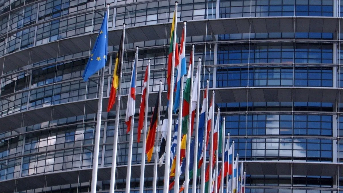 Legea europeană care schimbă tot, pentru consumatori!