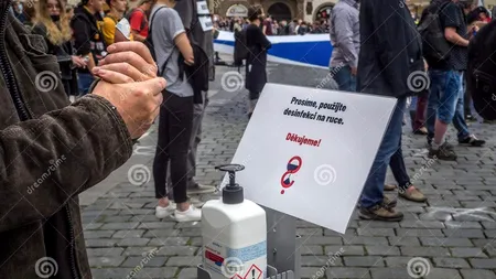 Manifestații anti-restricții la Praga, în timp ce spitalele din Cehia se umplu cu bolnavi COVID-19