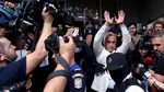 Statul român, față-n față cu efectele arestării lui Călin Georgescu. „Parcă ar fi un bărbat ce 40 de ani nu a mers la sală, dar vrea în ring cu un < Bombardier >!”