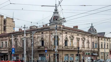 Primăria Sectorului 1 vrea să cumpere o clădire aflată în ruine cu peste 1.5 milioane de euro
