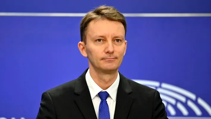 Siegfried Mureșan, premierul lui Bolojan: ambalaj european, etichetă veche – PMP, Udrea, Pinalty și „servicii”