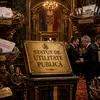Cuibușoarele de „utilitate publică”: cum a ajuns România să fabrice prestigiu oficial pentru fundații, asociații și sinecuri cu ștaif