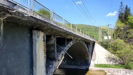 Podul de 100 de ani de pe DN1 care va „înghiți“ 3,5 milioane de euro. Lucrările pot începe!