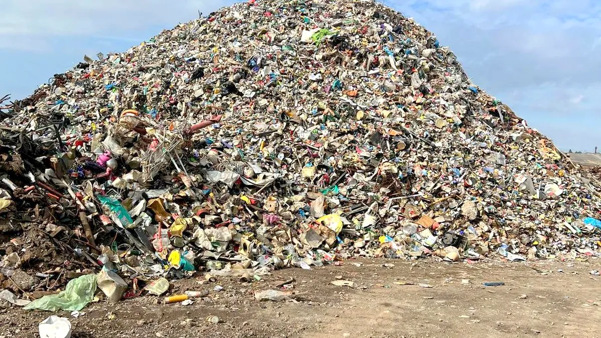Ia amploare modelul „afacerii” Ulmeni. Gropile de gunoi clandestine devin afaceri profitabile