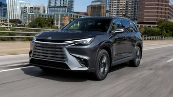 Lexus, Buick și Mazda: Mașinile care te duc unde vrei, fără să se oprească pe drum în 2025