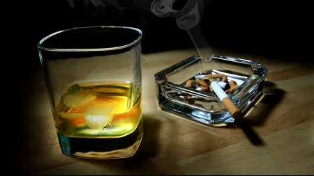 Lege nouă: Țigările și alcoolul, vândute doar cu buletinul. Amenzi mari pentru comercianții care nu verifică vârsta clienților