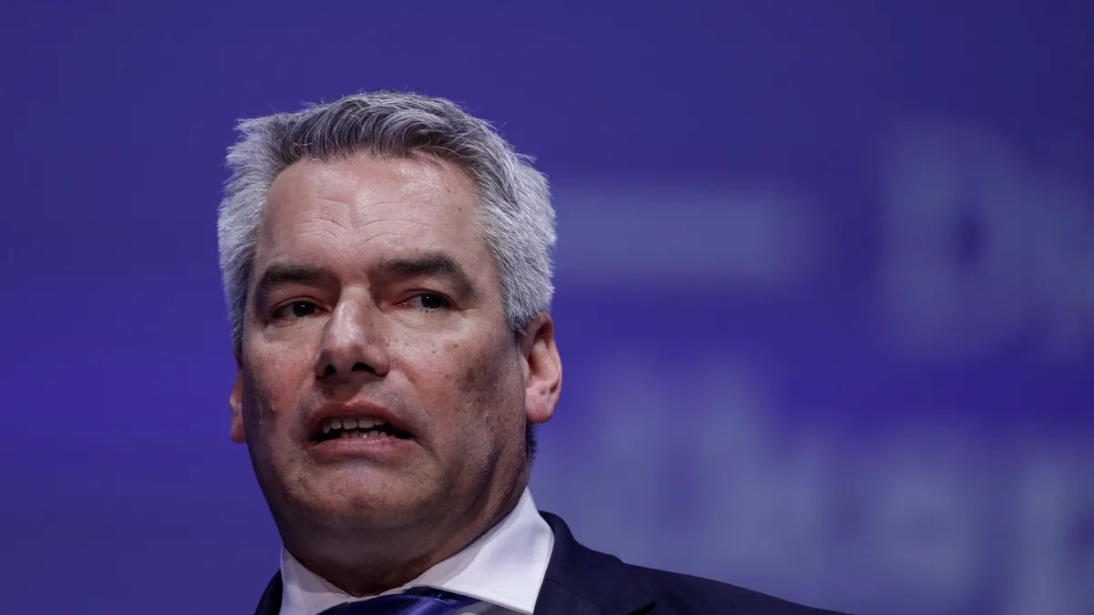 Nehammer, dureros de sincer cu Iohannis. ”Spațiul Schengen nu poate fi extins”