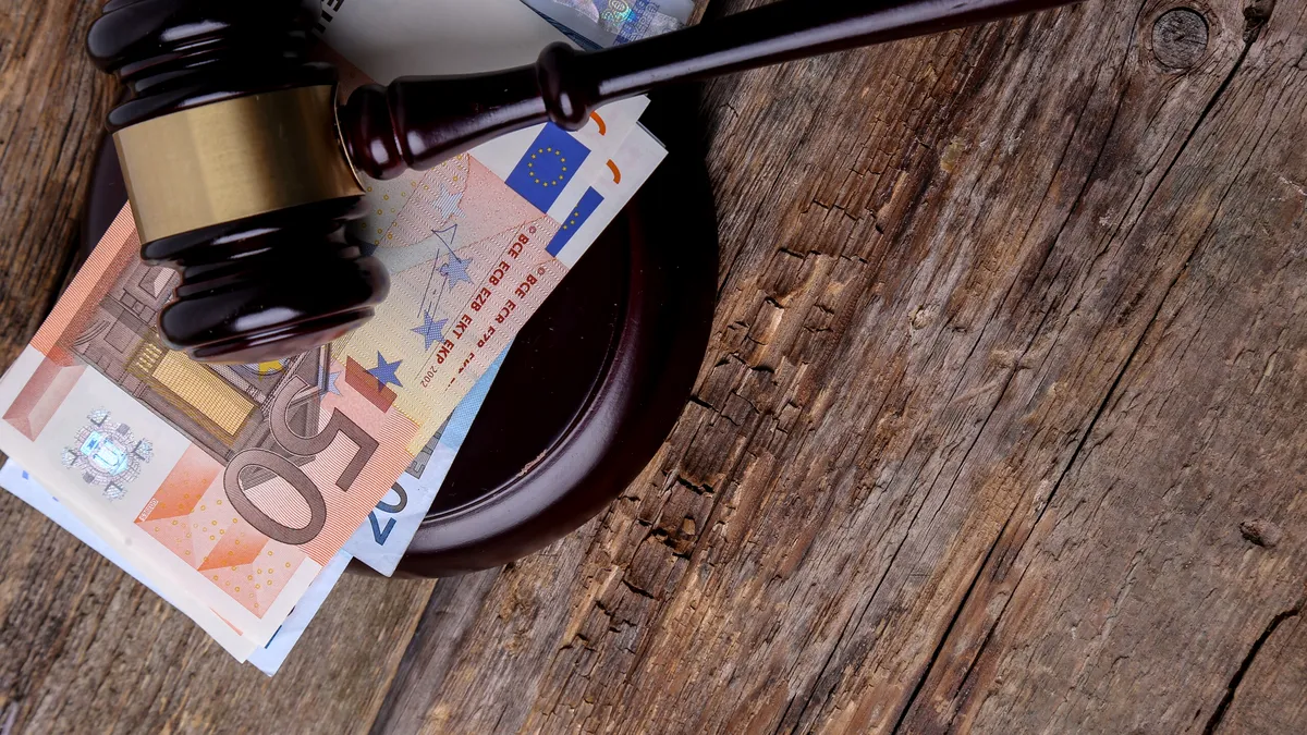 Schimbări importante în Codul Muncii. S-a dat lege: amendă dacă nu primești salariul la timp