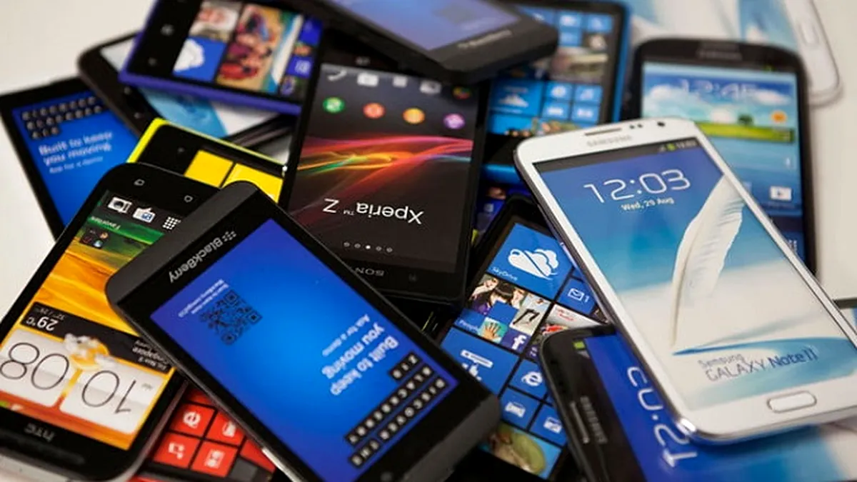 Piaţa mondială de smartphone-uri continuă să scadă din cauza problemelor economice