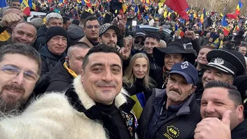 Manifestație în Parcul Tineretului: suporterii lui Călin Georgescu și AUR, chemați la „hora unirii cu Dumnezeu”