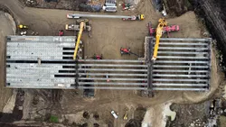 Șantierul Retter de pe lotul 1 al A0 Nord. Grinzile la structuri au fost montate Just-in-Time, direct de pe trailer (VIDEO)