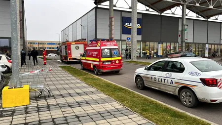Incendiu într-un centru comercial din Brașov