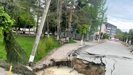Prefectura Prahova anunță noi evacuări la Slănic. S-a extins craterul (Video)