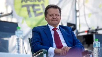 Magnatul Vuza concediază 16% din angajați la Chimcomplex. Scădere semnificativă a afacerilor și profitului