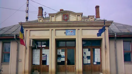 Situație incredibilă: O comună riscă să rămână fără sediul Primăriei și fără dispensar