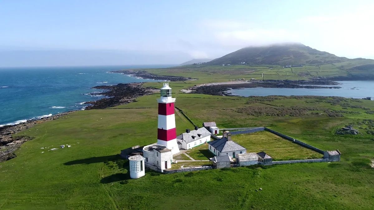 O insulă cu trei locuitori caută angajați. Salariu de 15 euro pe oră și cazare gratuită într-un loc izolat