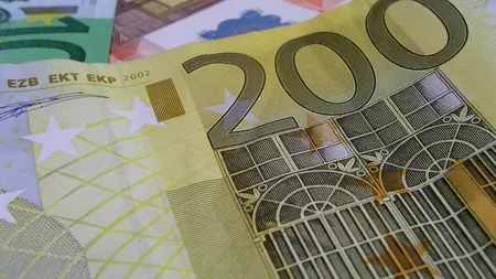 Din ce în ce mai puțini europeni folosesc plata cash