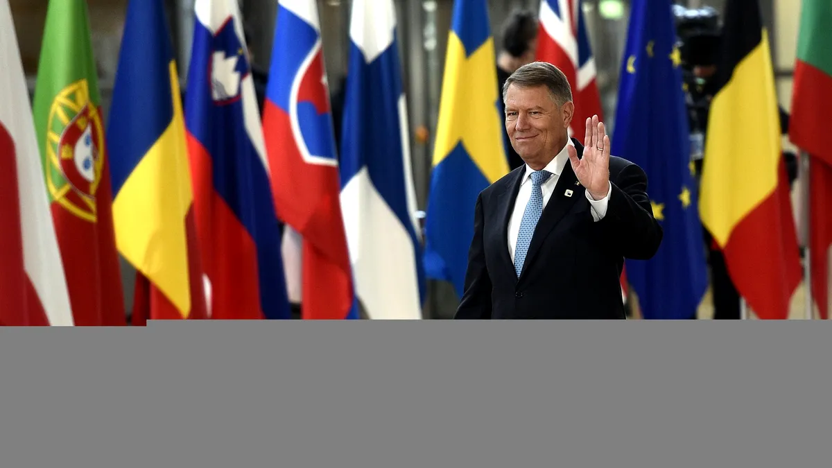 Cadouri de peste 30.000 de lei pentru Iohannis