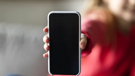 Hackerii pot să-ți controleze telefonul de la un apel.