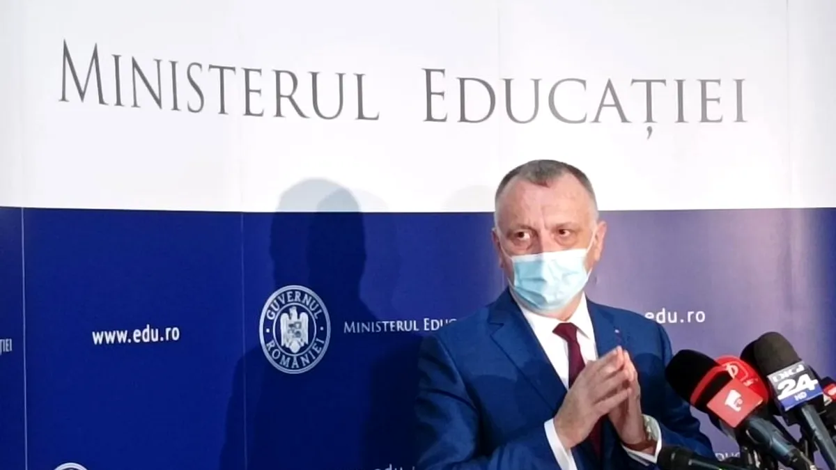 Sorin Cîmpeanu: Părinții care au o frică mare, pot face ceva foarte util: să se vaccineze