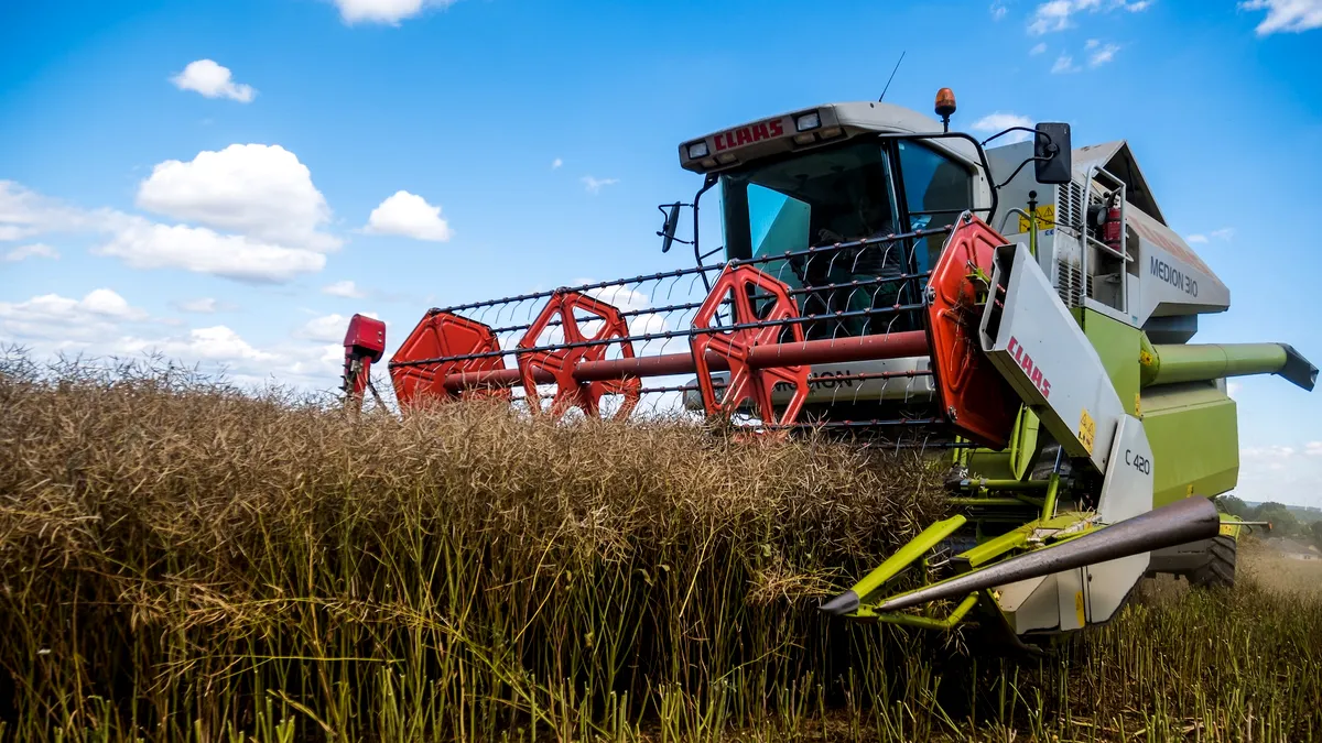 Circa 2,3 miliarde euro absorbite din fonduri europene de la începutul anului pentru agricultură și dezvoltare rurală