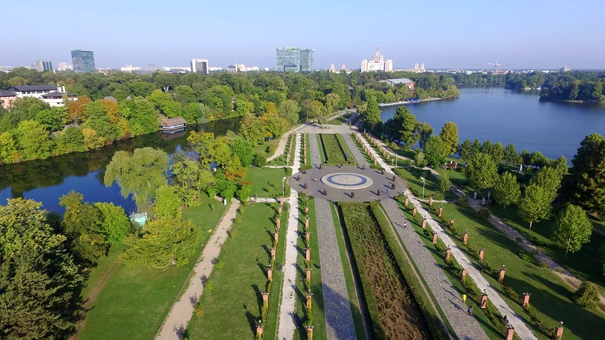 Fostul SIF Moldova a achiziționat, prin Țesătoriile Reunite SA, un teren de 16.000 mp lângă Parcul Herăstrău