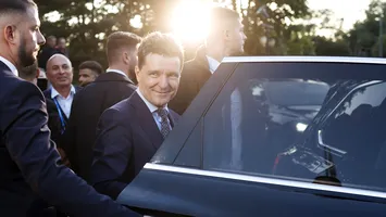 Nicușor Dan schimbă garnitura diplomatică. Cristian Diaconescu și Dacian Cioloș, trimiși ambasadori, Muraru rechemat din SUA
