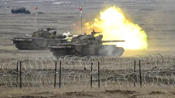 Împotriva cui se înarmează România? Presa maghiară are o teorie îngrijorătoare