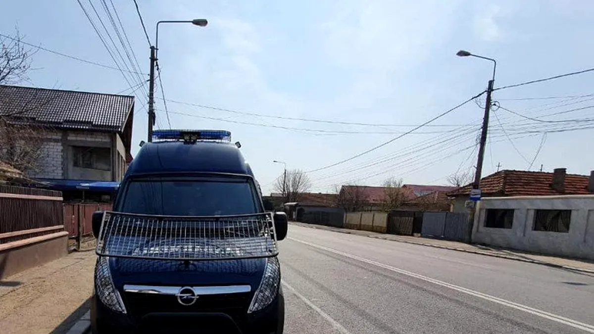 Mașină încărcată cu doze de vaccin anti-Covid, accidentată de Jandarmerie