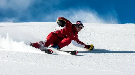 Vești bune pentru iubitorii sporturilor de iarnă! S-au deschis primele pârtii de schi din România