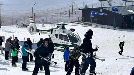 Accident groaznic într-o staţiune de schi. Zeci de oameni au fost aruncaţi din telescaun (VIDEO)