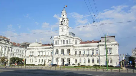 Fostă angajată a Primăriei Arad condamnată la închisoare cu suspendare pentru trafic de influență