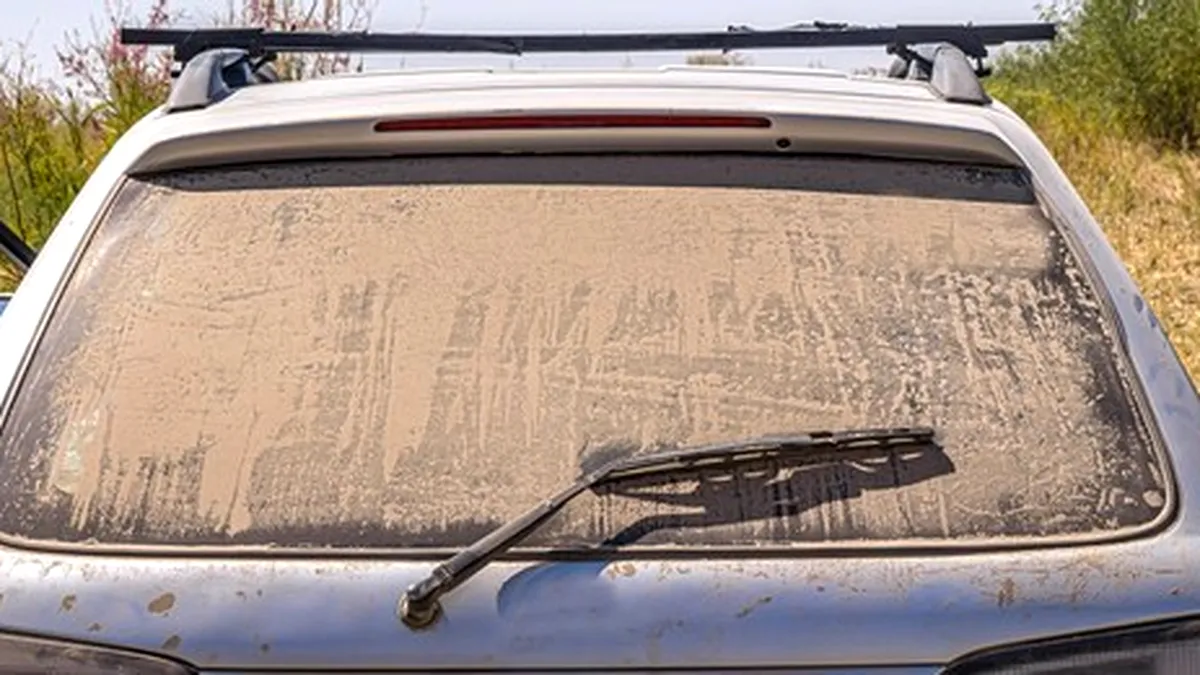 Ce amenzi riscă șoferii care circulă cu geamurile maşinii murdare
