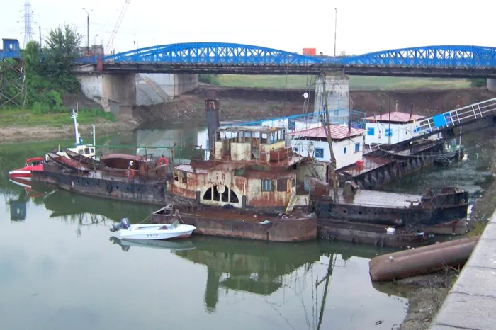 Nava „Cetatea” în 2010, când a fost vândută la fier vechi