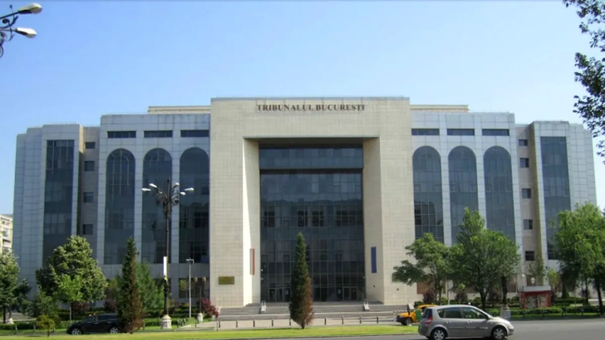 Grefieră rănită grav după ce rafturi de arhivă s-au prăbușit peste ea la Tribunalul București