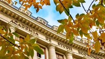 ASE, contracte cu dedicație pentru compania unui șef de la Biblioteca Centrală Universitară