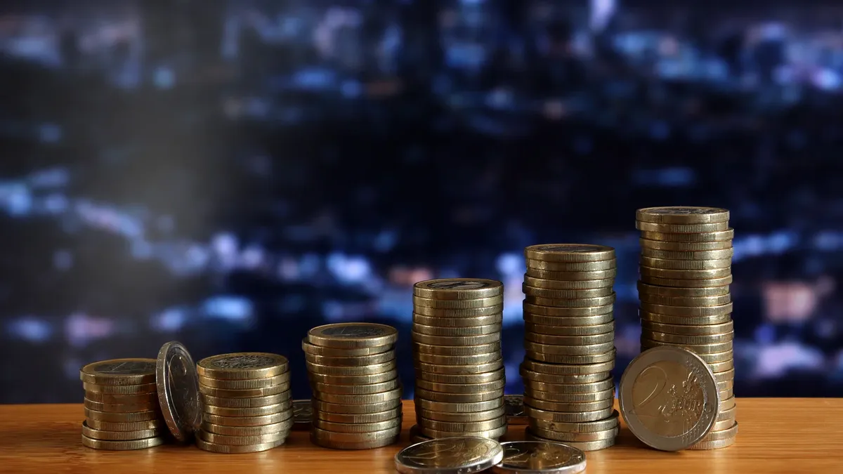 Paradoxul României: stă pe un munte de bani europeni, dar bugetul e aproape gol