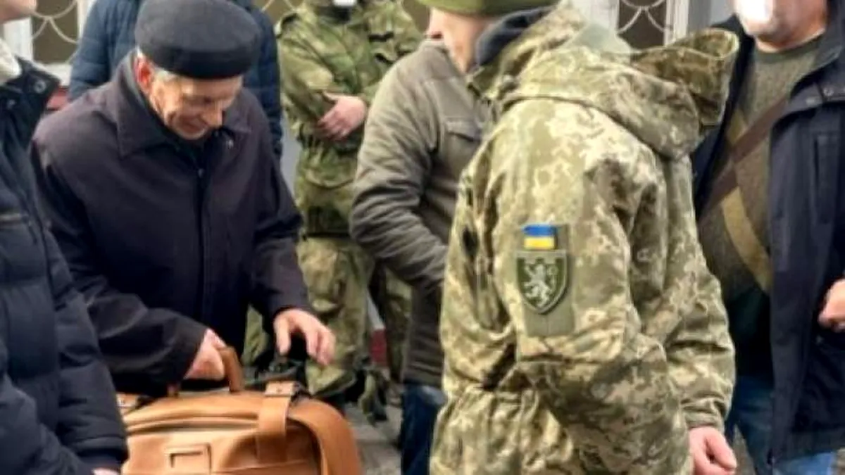 <strong>Ucraina începe de azi mobilizarea bãrbaţilor apți limitat pentru serviciul militar în timp de pace</strong>