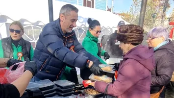 Primăria Slatina a achitat 24.000 de euro unei asociații apropiate de primar pentru fasolea cu ciolan dată pe bază de tabel nominal