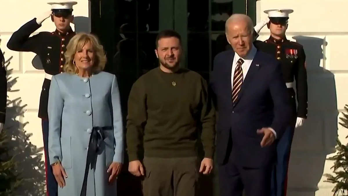 Zelenski a ajuns la Casa Albă unde a fost primit de Joe Biden și soția sa (video)