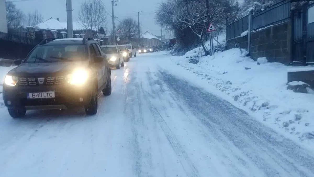 Avertisment de la polițiști: Zeci de drumuri sunt acoperite de polei