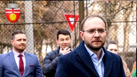 Primarul de la Botoșani care a umplut orasul cu florile preferate de amantă vrea un nou mandat