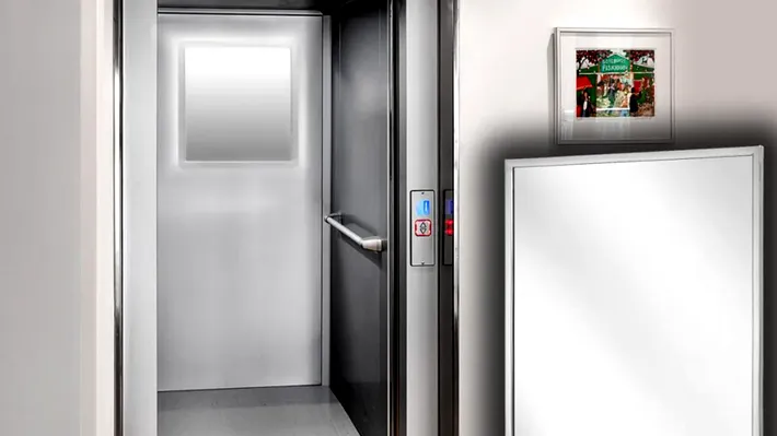 De ce au lifturile oglinzi? Psihologii explică rolul lor surprinzător