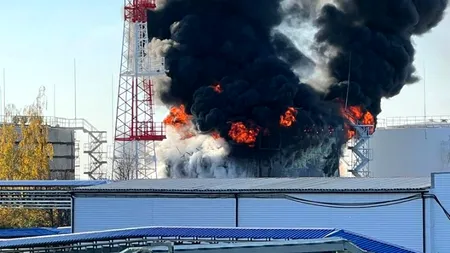 Incendiu la un depozit de carburant rusesc din apropierea graniței cu Ucraina