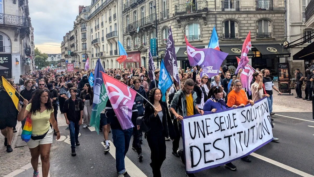 Franța, zguduită de proteste împotriva  numirii noului premier (Video)